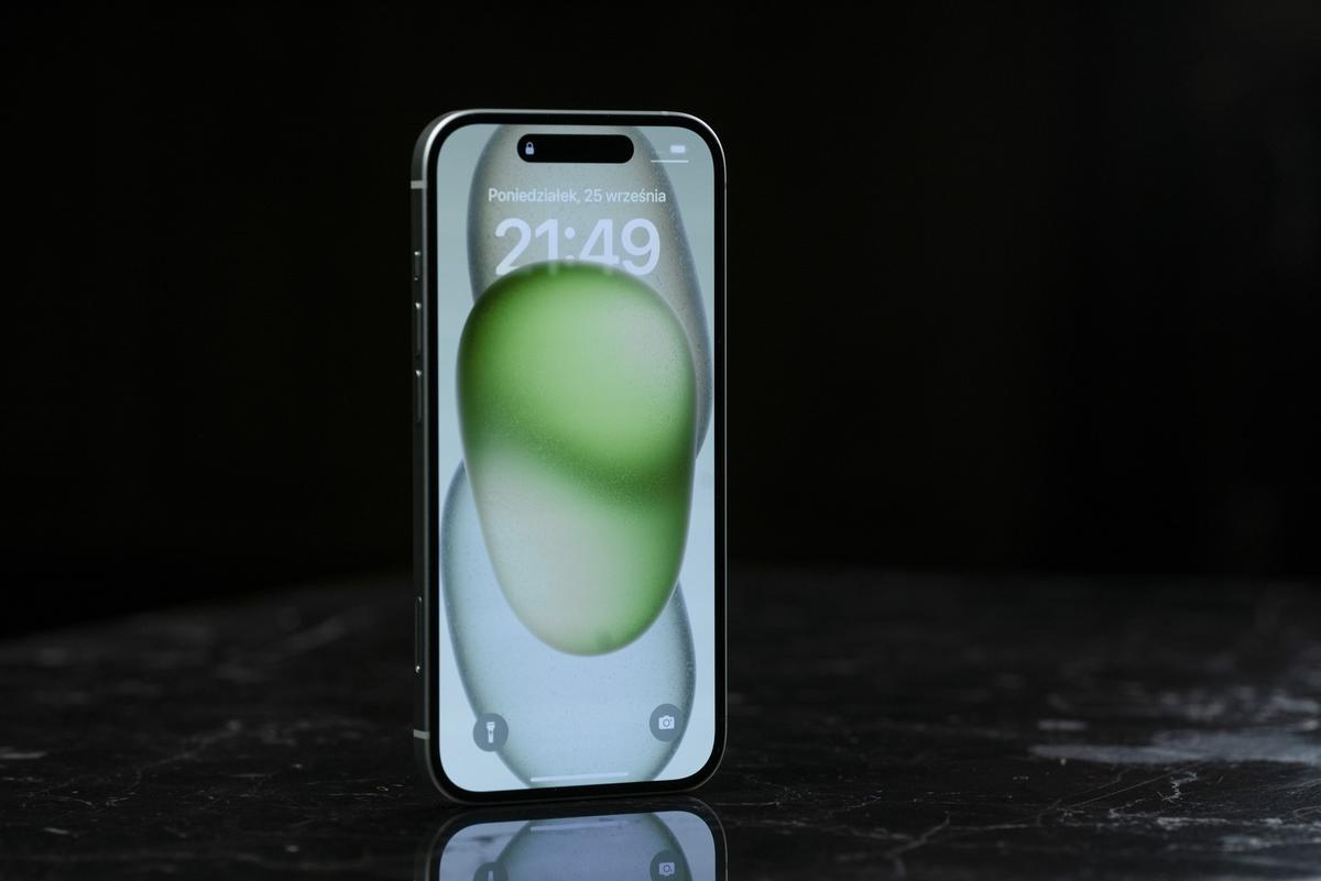 iphone-15-12-apple 