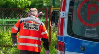 Przyjechać do szpitala jest względnie łatwo. Gorzej z niego wrócić do domu