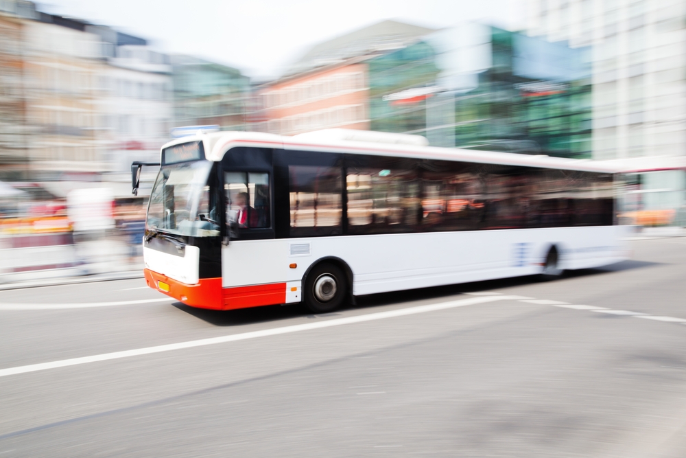 Autobusy na prąd ładowane indukcyjnie &#8211; to już się dzieje