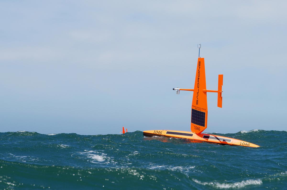 Autonomiczne drony pływają po morzach i oceanach. Jeden z nich tworzy mapę wszystkich oceanów na Ziemi