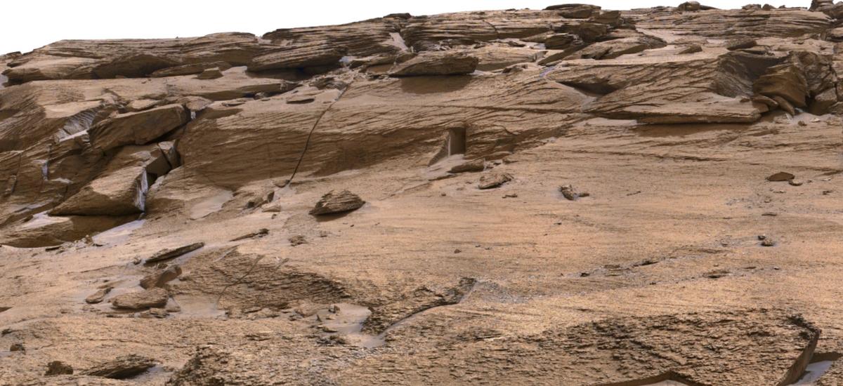 Łazik Curiosity zrobił na Marsie zdjęcie dziwnego wejścia