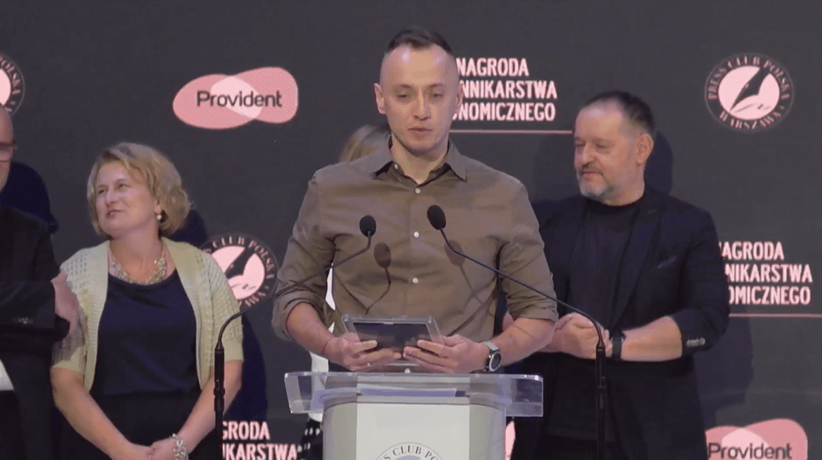 Wielki sukces Marka Szymaniaka z Magazynu Spider's Web+! Nagroda Dziennikarstwa Ekonomicznego Press Clubu Polska jest jego