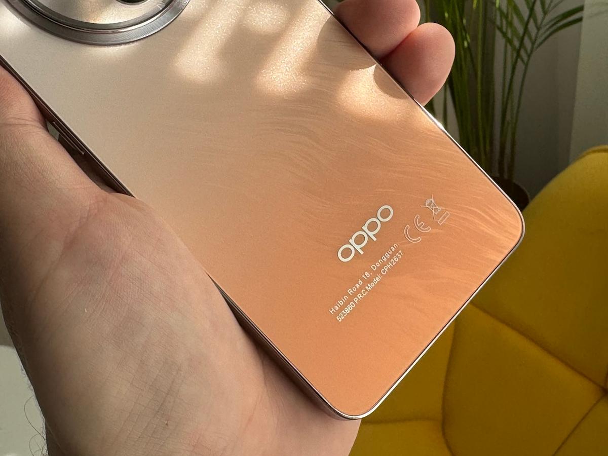 oppo reno12 fs 5g 2 class="wp-image-4803383" 