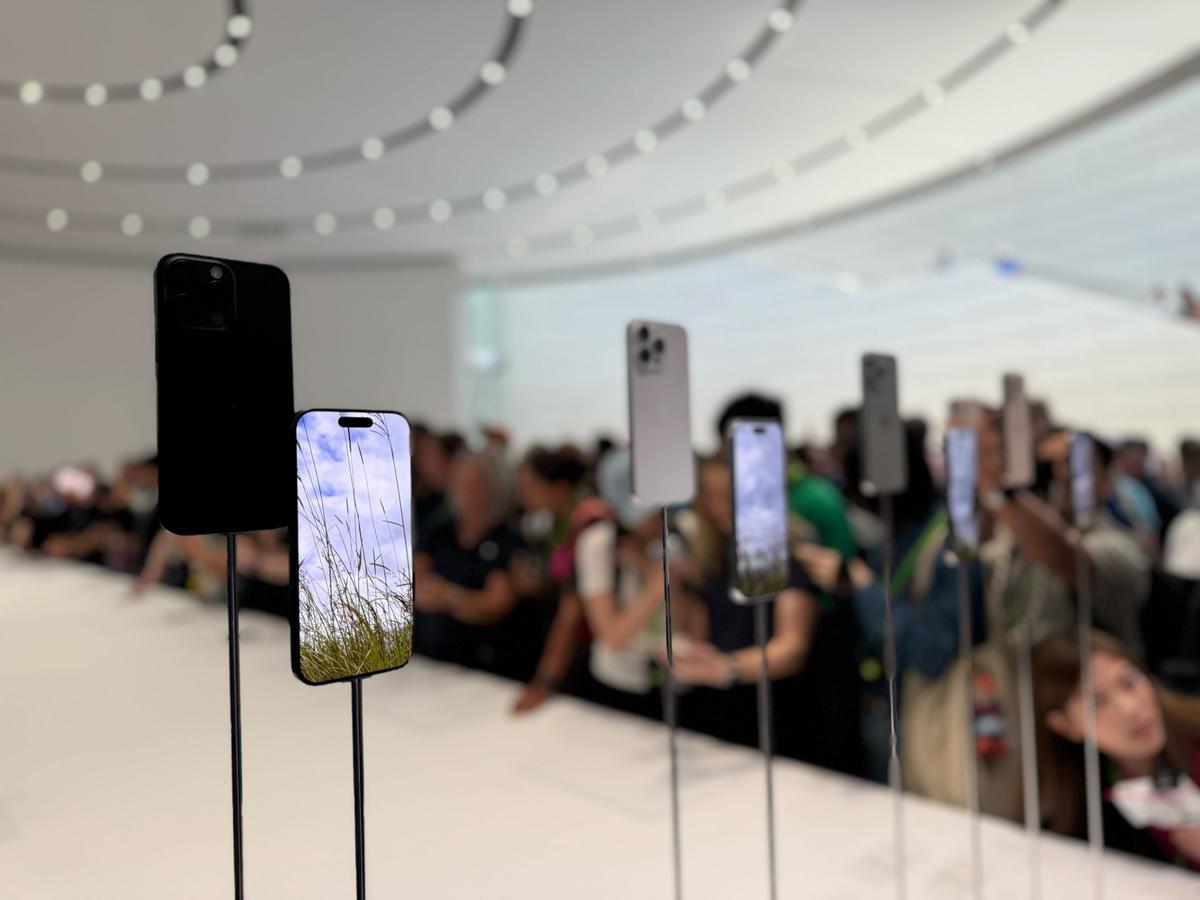 Kupił iPhone’a 16 Pro Max. Choć przedsprzedaż nawet nie ruszyła