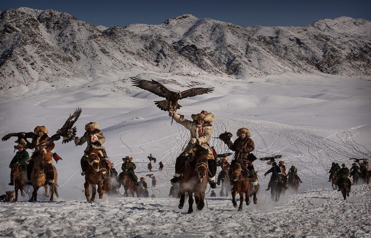 China's Kazakh Minority Preserve Culture Through Eagle Hunting in Western China class="wp-image-492807" 