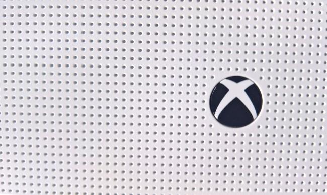 Microsoft Xbox One S class="wp-image-511442" 