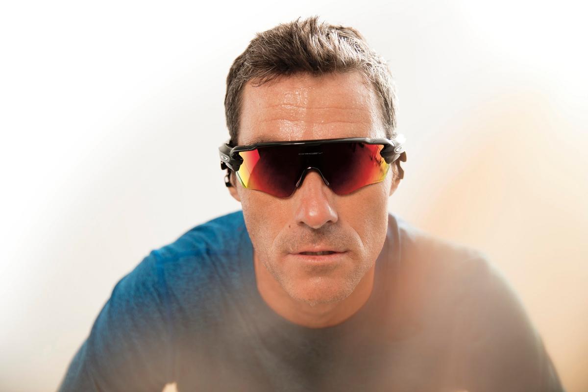 Triathlete Craig Alexander uses Oakley’s Radar Pace smart eyewear. Radar Pace is smart eyewear featuring a real-time voice-activated coaching system powered by Intel® Real Speech. Radar Pace will be available in stores on Oct. 1, 2016. (Source: Oakley) class="wp-image-522426" 