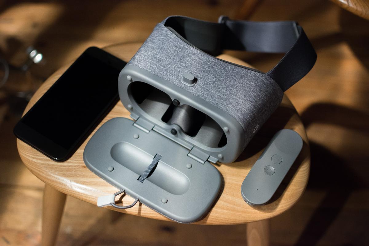 daydream-view-vr-7-of-7 class="wp-image-520122" 