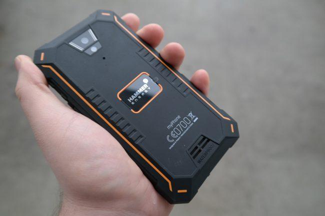 Jaki smartfon do 1000 zł kupić? Dobrą propozycją może być wzmacniany myPhone Hammer Energy. 