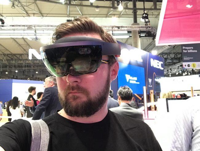Hololens T-Mobile MWC 2017 class="wp-image-547938" 
