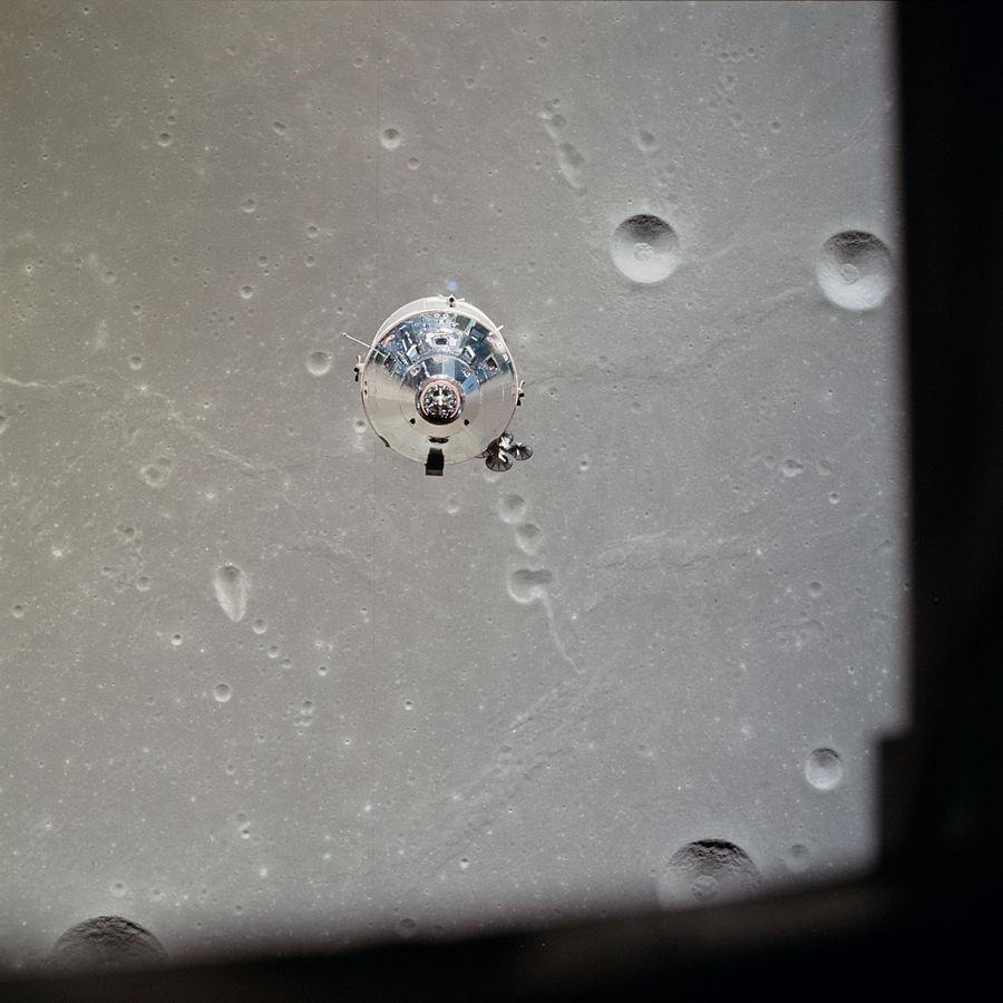 lądowanie na księżycu class="wp-image-572916" 
