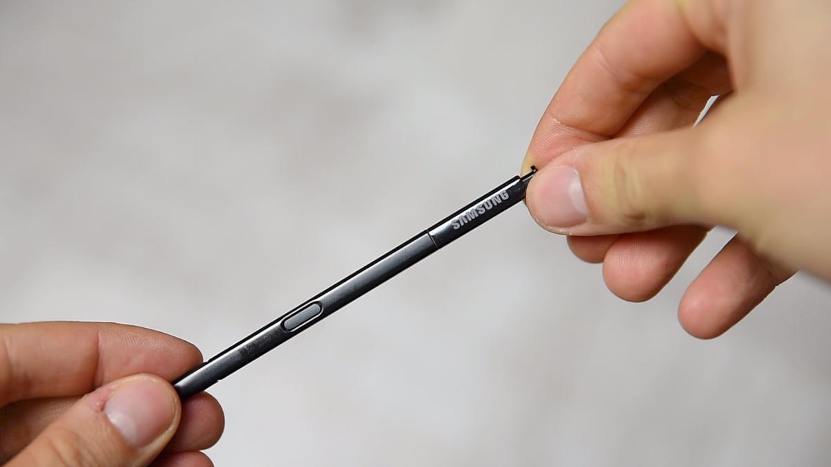 Samsung Galaxy Note 8 - rysik S Pen class="wp-image-589838" 