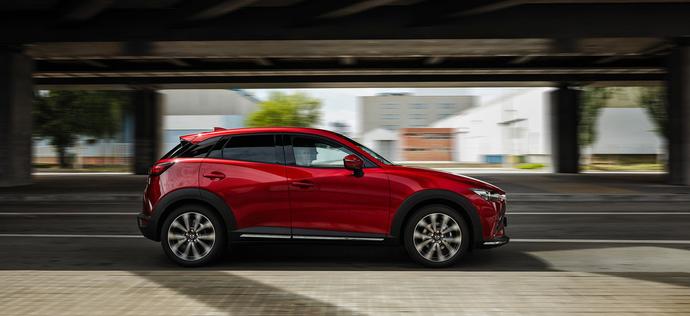 Mazda CX-3 ze świetnym wynikiem sprzedaży. Październik niespodzianek