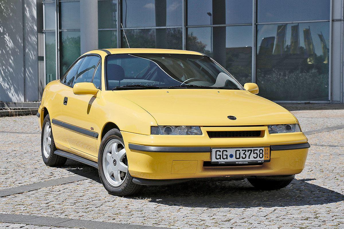 Ten Opel Calibra przyjechał prosto z roku 2000. Jest tak wspaniały, że brakuje mi słów