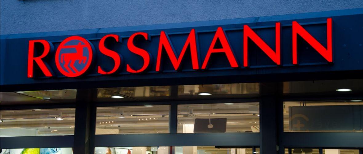 Atak phishingowy na klientów Rossmanna. Oszuści chcą wyłudzić pieniądze dzięki fałszywym SMS-om
