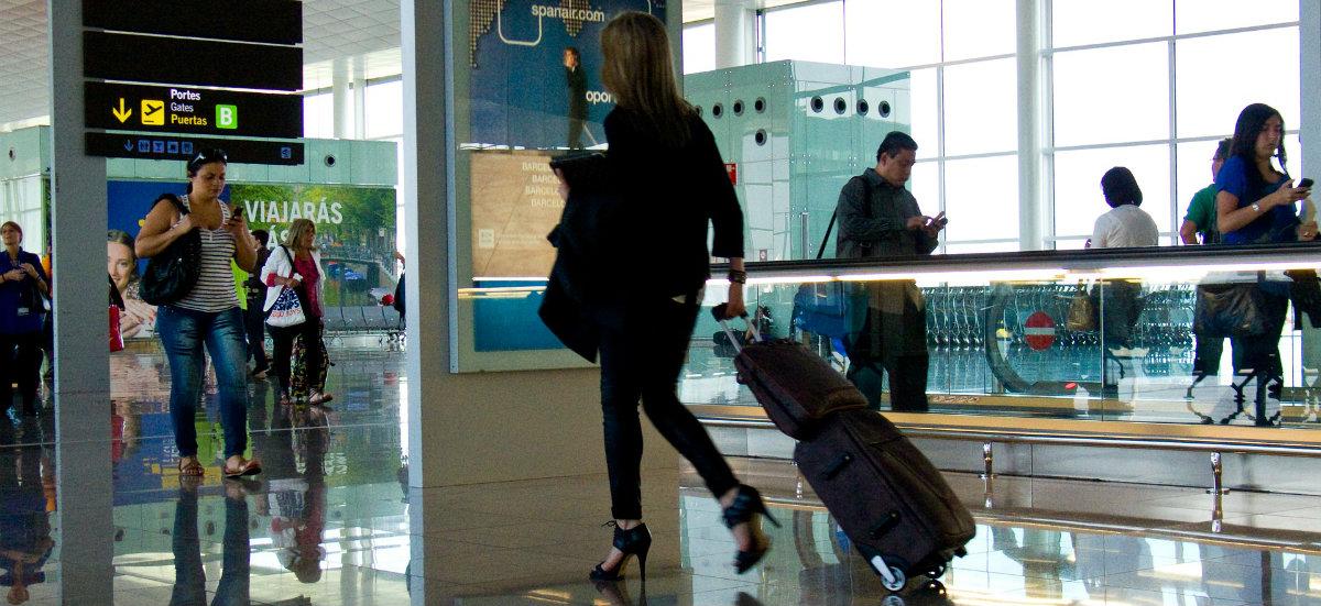 Koniec z limitami na płyny w bagażu podręcznym. Lotniska wdrażają nową technologię
