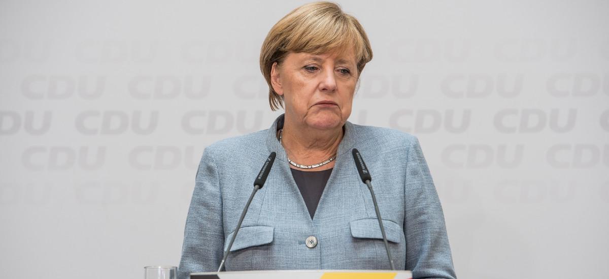 Wojna handlowa Donalda Trumpa uderza w Niemcy, jest już groźba recesji. Angela Merkel w Chinach próbuje gasić pożar.