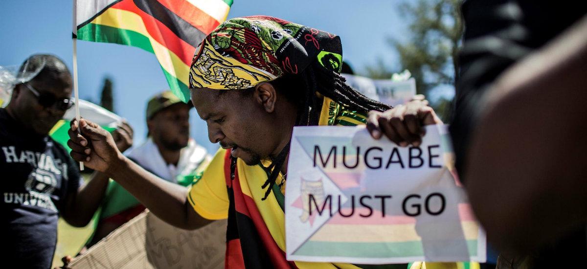 Siedem walut i stubilionowe banknoty, czyli obraz Zimbabwe za życia Mugabe