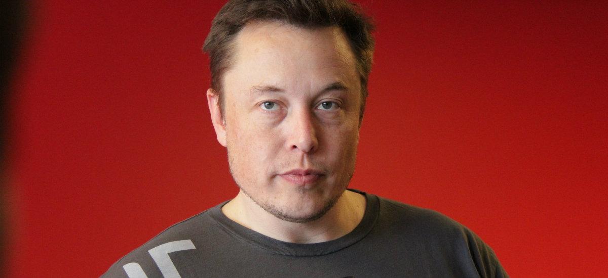 Elon Musk ma dość rozmemłanych klientów. Tesla wprowadza zasadę „kupuj albo wypad”