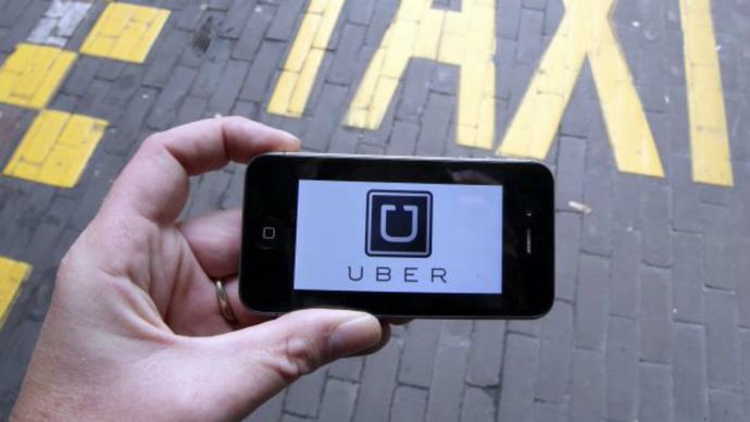 Uber wykastrowany przez nowe przepisy. Taksiarze mogą sobie pogratulować, dopięli swego