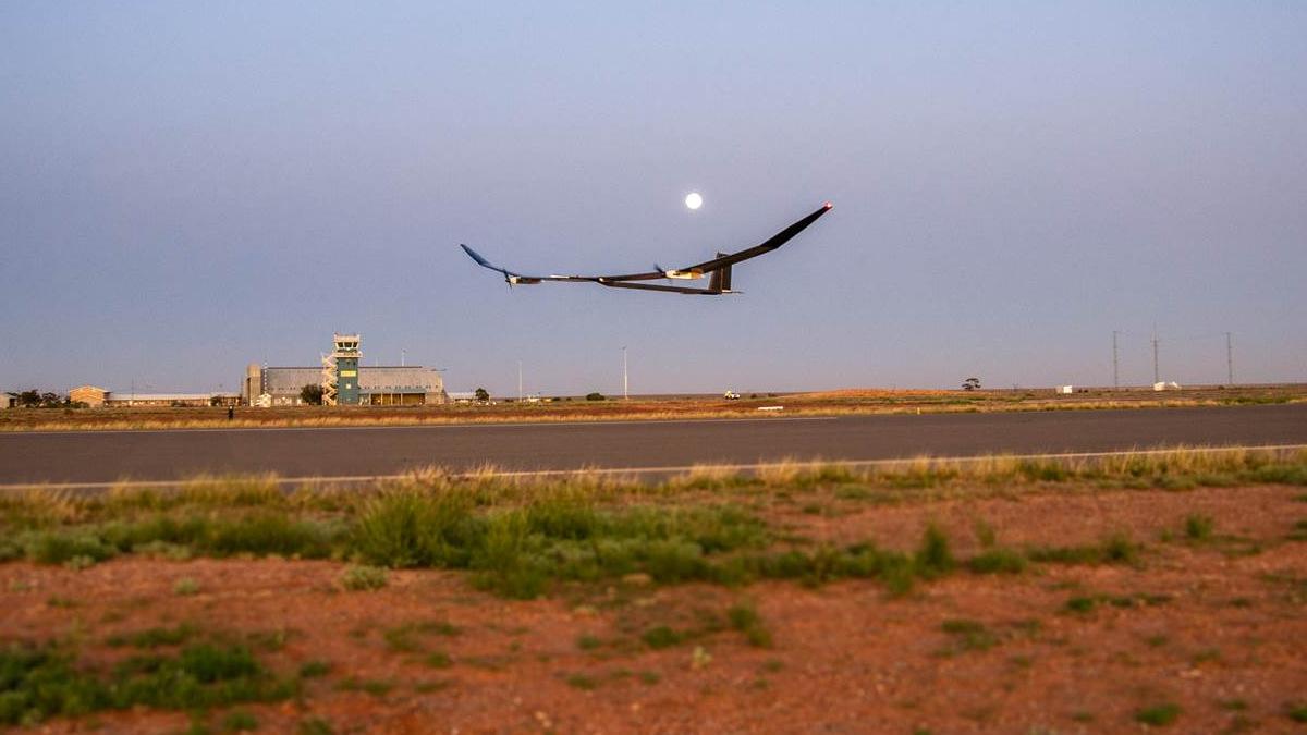 PHASA-35 to samolot solarny, który wystartuje dziś, a wyląduje za rok. Wkrótce może zastąpić satelity