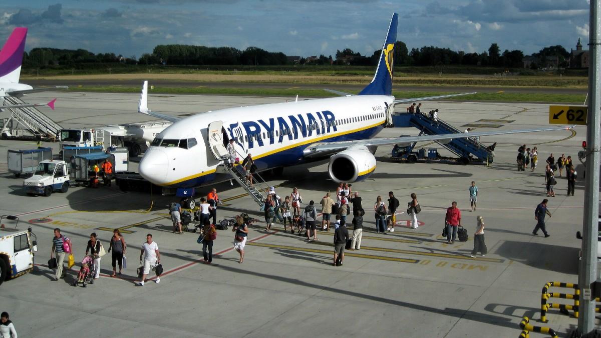 Linie lotnicze. Ryanair odbiera konkurentom wolne sloty na lotniskach
