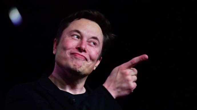 Miliarderzy. Majątek Elona Muska to już ponad 100 mld dol. Jeff Bezos zdążył przebić pułap 200 mld dol.