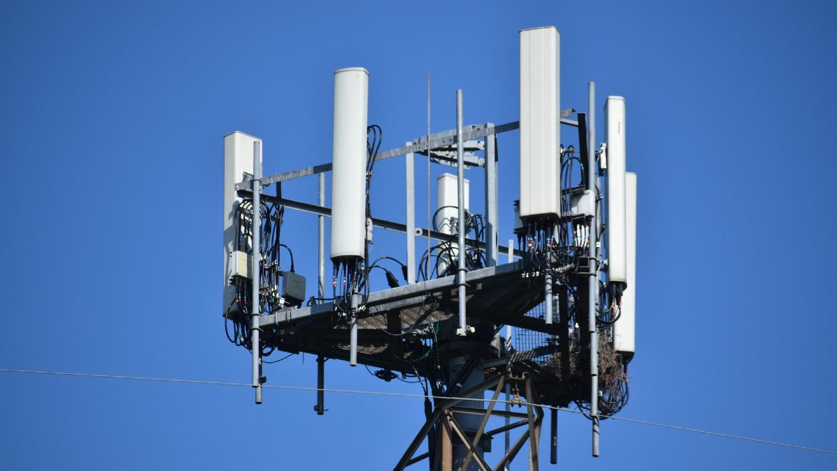 5G w Polsce. Operatorzy powalczą o częstotliwości z pasma 3,6 GHz po wakacjach