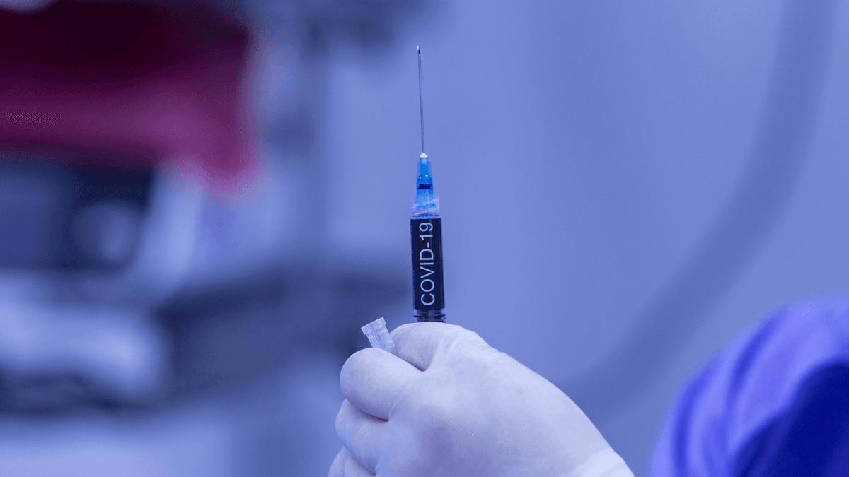 Bruksela dopuściła szczepionkę Pfizera do użycia