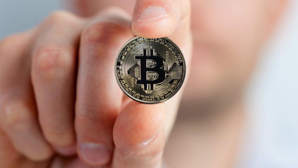 Bitcoin zbiera się do pobicia nowego rekordu. 60 tys. dol. już jest w zasięgu