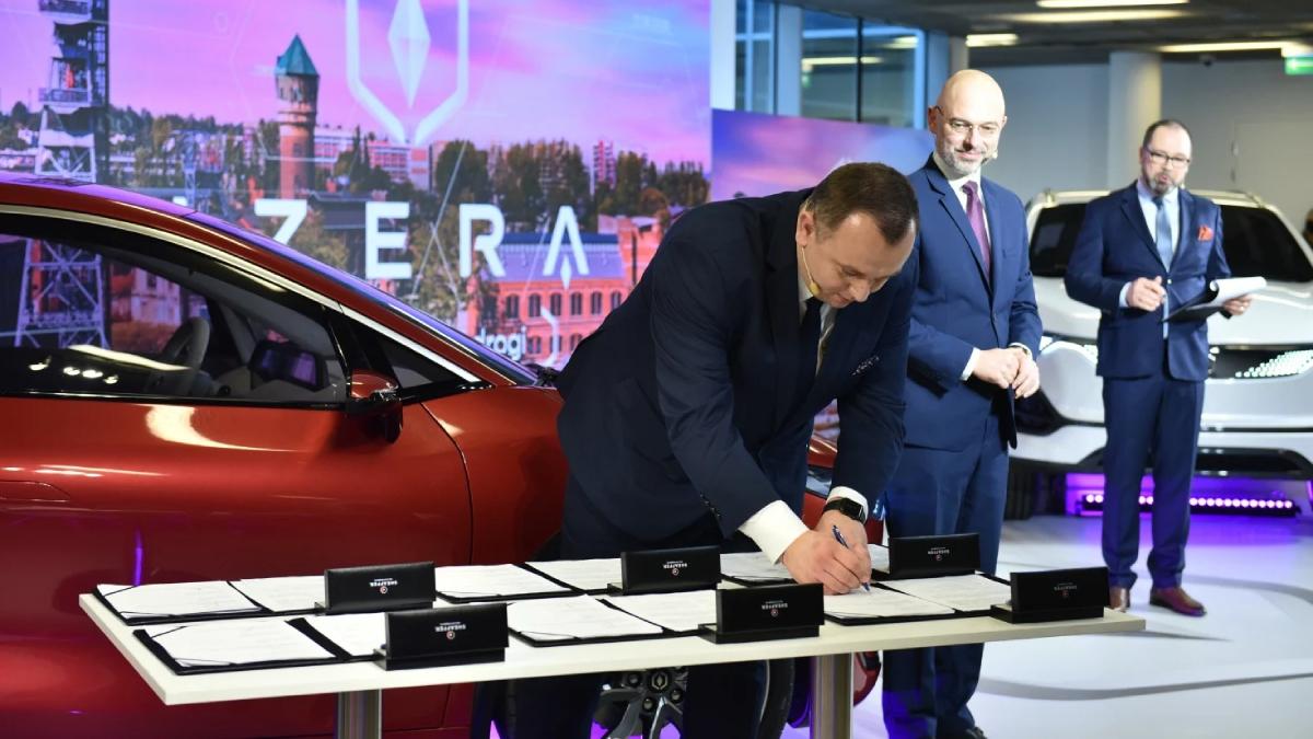 Milion polskich aut elektrycznych? NIK rozjeżdża wielkie marzenie premiera o Izerze