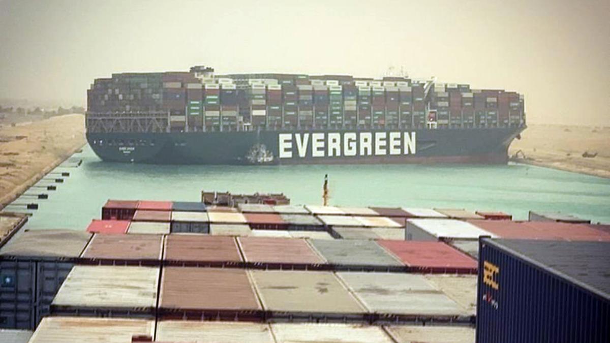 Ever Given coraz bliżej Kanału Sueskiego, porty w Chinach sparaliżowane. Wiecie, co to oznacza, prawda?