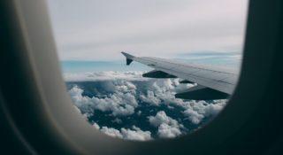 Linie lotnicze latają na pusto i prują CO2 w niebo. Lepiej nie pytajcie ile, bo coś was strzeli
