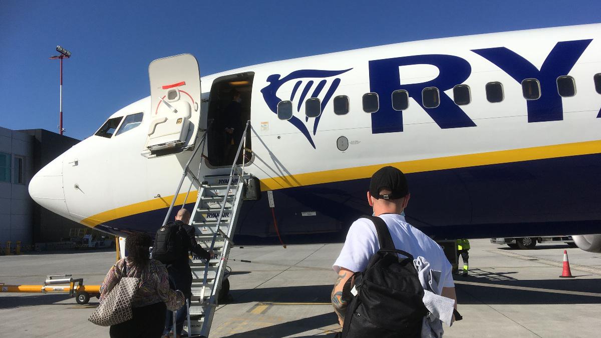 Podróże lotnicze. Ryanair szykuje wysokie ceny na kolejne wakacje