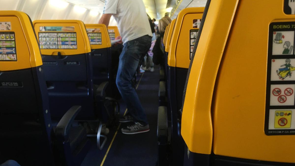 Linie lotnicze. Ryanair po cichu zmniejszył miejsce na nogi