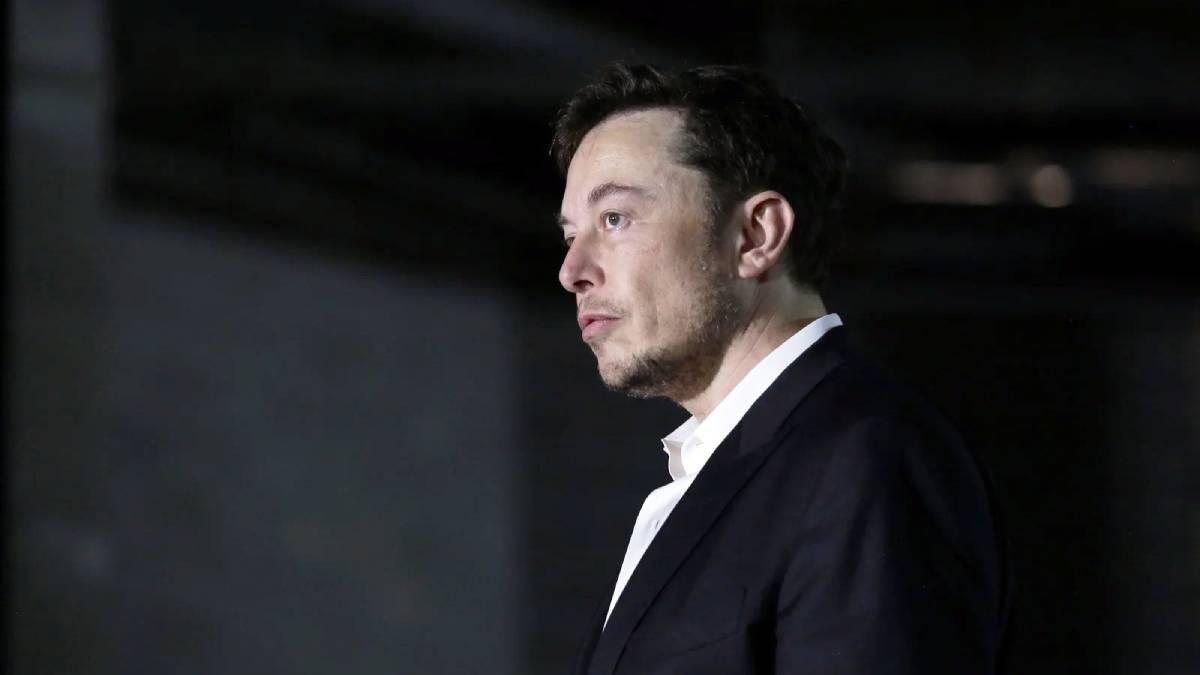 Elon Musk zaszalał na Twitterze. Będzie musiał sprzedać akcje Tesli warte 21 mld dolarów