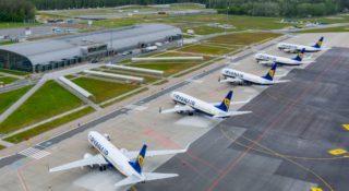 Ryanair będzie miał konkurenta w Modlinie. Lotnisko ogłosiło ofertę na wakacje 2023