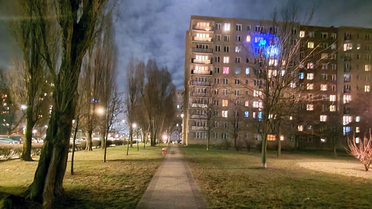 Mieszkania wciąż drożeją. Polacy pod ścianą kupują lokale z niższej półki