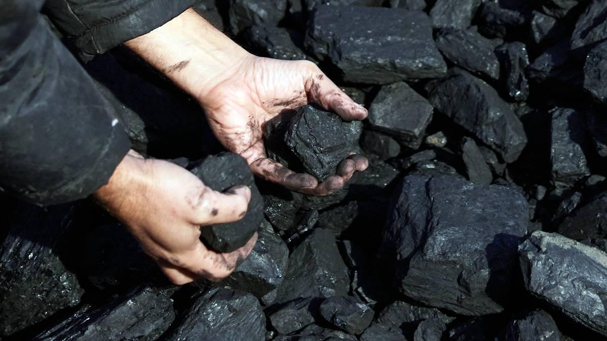 Dopłaty do węgla. Handlarze węglem wylobbowali hojniejszą pomoc rządu