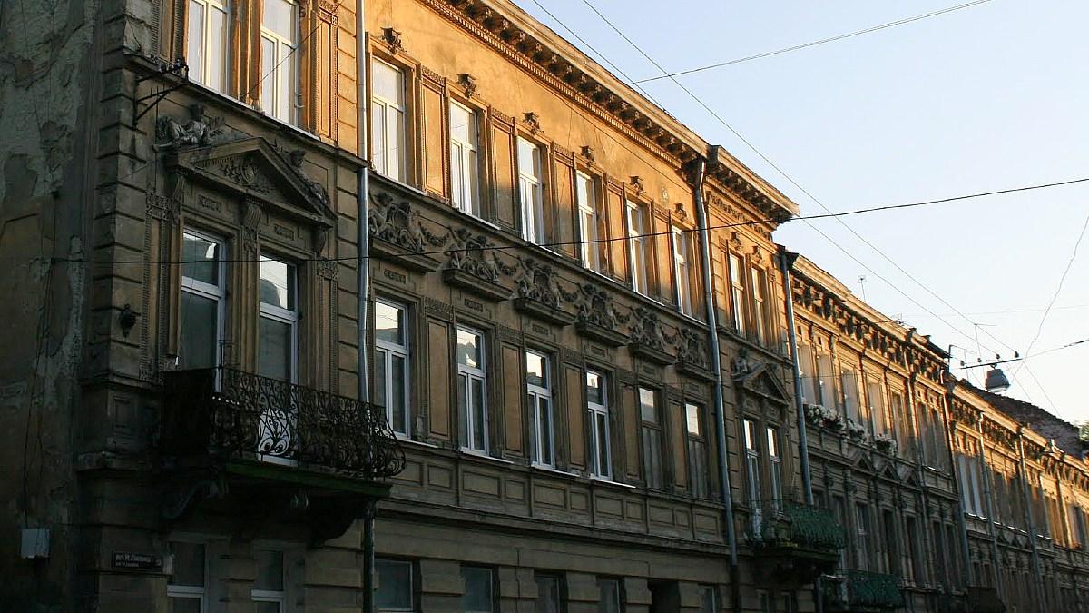 Polacy coraz częściej zalegają z czynszem za mieszkanie. Długi idą w miliony złotych