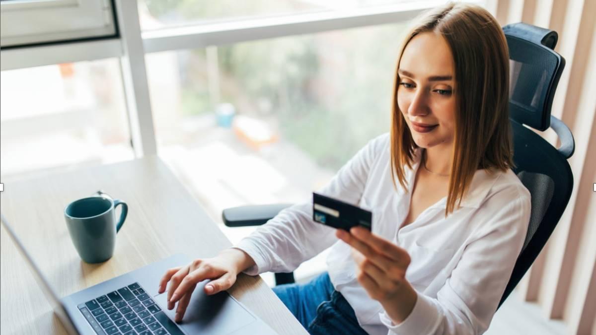 Co się dzieje, gdy płacimy kartą kredytową?