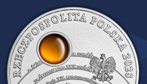Polacy stworzyli przepiękną monetę. Prawdziwy bursztyn robi za słońce