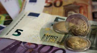 Euro zamiast złotego? Większość Polaków nie chce tego