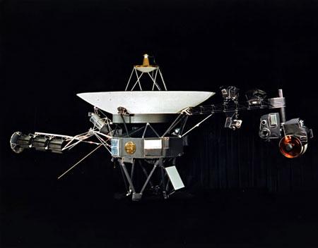 Voyager opuszcza Układ Słoneczny i już odkrywa kolejne tajemnice