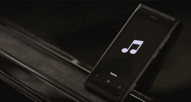 Usługi muzyczne od Nokii w Nokia Lumia 800 (wideo)