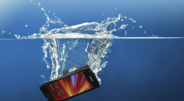 Na nurkowanie do Egiptu pojedziesz z wodoodpornym smartfonem