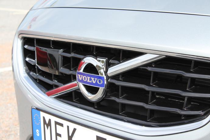Samochody jutra jeżdżą już po drogach &#8211; Spider&#8217;s Web testował Volvo V60 Hybrid Plug-in