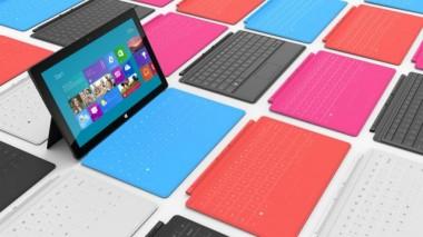 Lenovo podpatrzyło kilka rozwiązań w tablecie Microsoft Surface. Należy do nich szmaciana klawiatura.