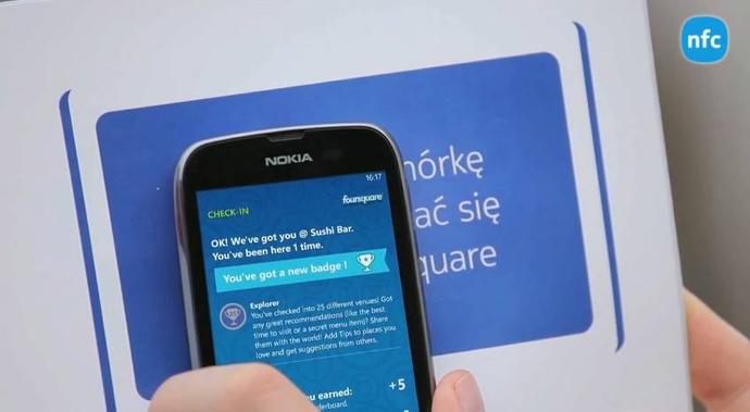 Wykorzystanie technologii NFC w smartfonach Nokia Lumia 610 NFC na przykładzie aplikacji foursquare