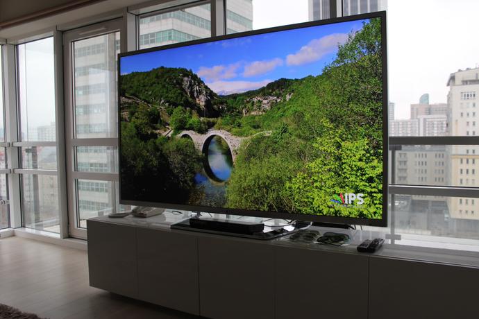 Znamy polskie ceny telewizorów 4K od Sony, do sklepów trafił też gigant Sharpa